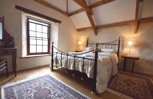 Panteurig Farmhouse - Photo 11