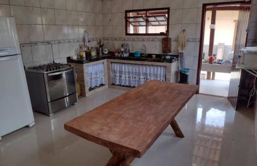 Casa confortável com piscina e churrasqueira - Foto 5