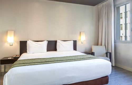 Suites Viena Plaza de España - Photo 69