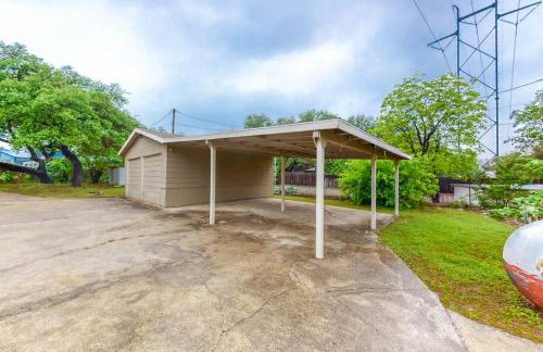 Wonderful Lakefront Home with Yard, Water Views, Central AC, WiFi, Private W/D - Foto 27