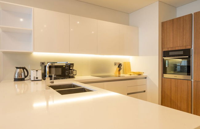 Dramatic Sea View 1 BHK ANWABYFour Apple - Photo 6