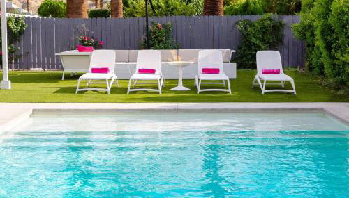 As seen on HGTV Desert Flippers The Pink Door - Foto 3