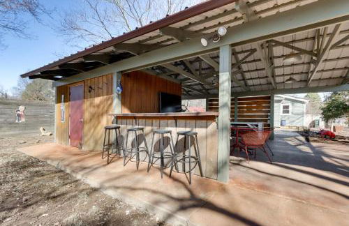 2 Mi to UA Central Fayetteville Home with Patios - Foto 27