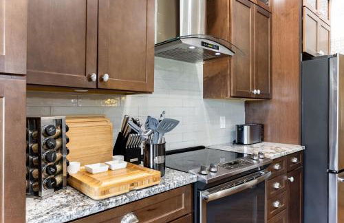 3BR Wesley Chapel Retreat with Private Pool - Pet-Friendly - Spacious Parking - Photo 15