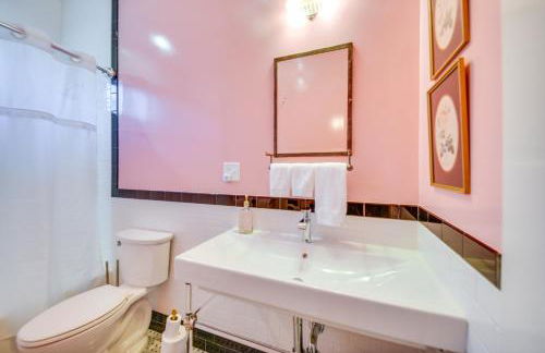 Radiant Gloucester House with Private Porch! - Foto 16