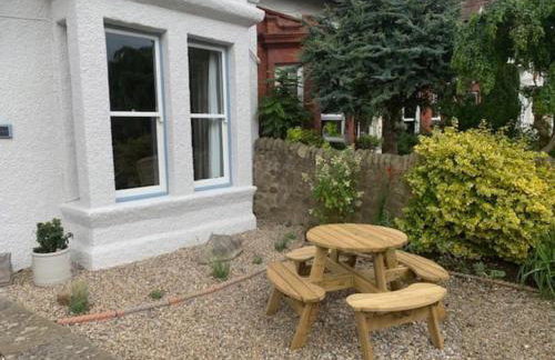 The Blue Cottage with luxurious Super King bed - Photo 4