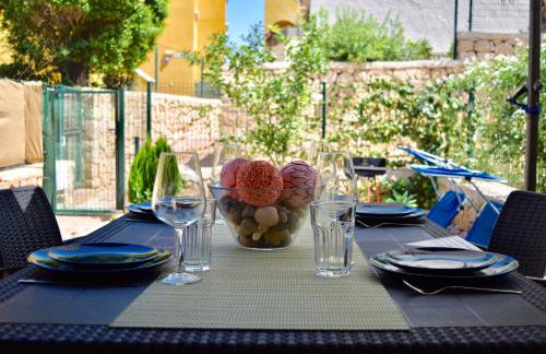 Apartamento con hermoso jardín y AC - Foto 41