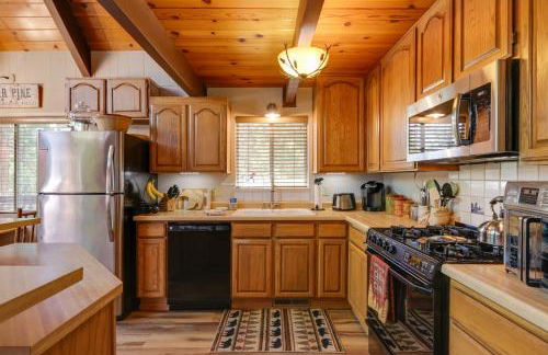 Furnished Deck High Sierra Cabin in Twain Harte! - Photo 8