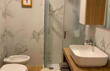 House 105 Suite Apartment - Photo 10