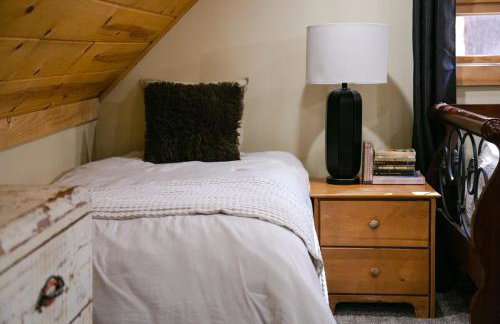 Majestic Log A Frame by Lake, Loft & Deck - Foto 17