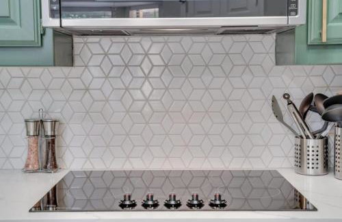 Boho Chic Home w Backyard Paradise - Pool + Grill - Foto 17