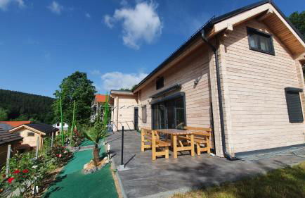 Holzhaus am See mit Panoramablick - Foto 1