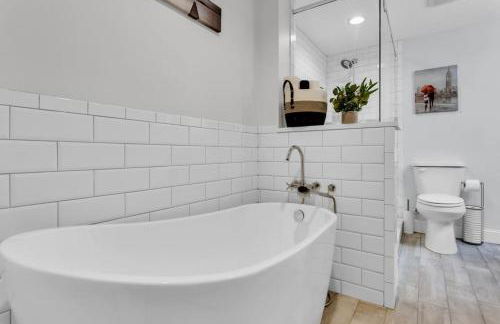 Lakefront, Saltwater Pool, Backyard Oasis, Private Dock, Home Gym - Foto 26