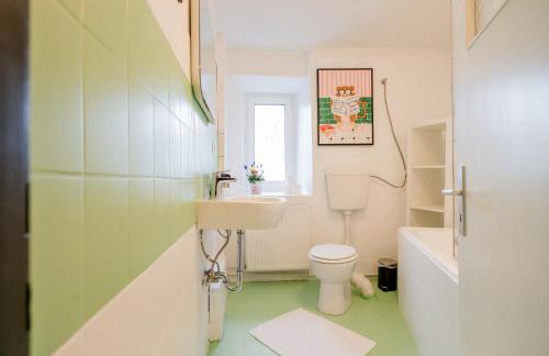 janu-homes - 3 Zimmer Apartment - 4 Betten, Waldblick vom Kirchplatz - Foto 5