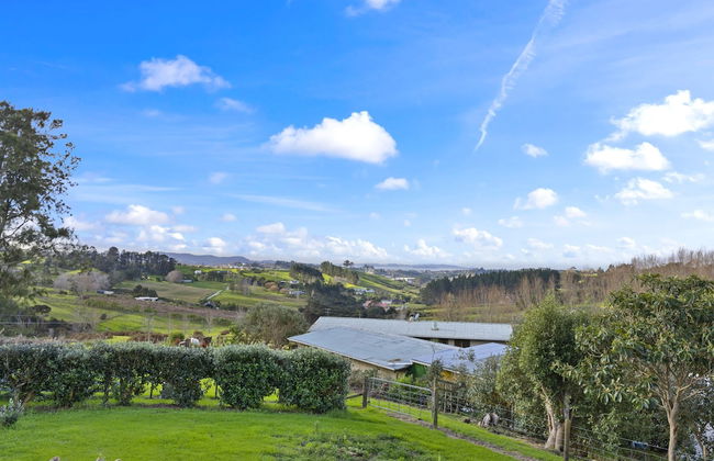 Hilltop Country Retreat with Seaviews - Foto 41