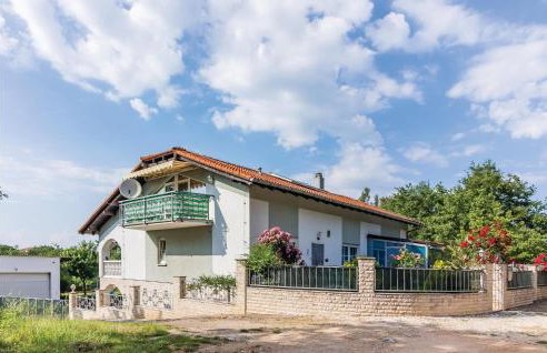 3 Bedroom Awesome Apartment In Pavicini - Photo 11