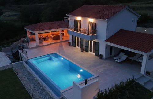 Secluded house - guaranteed privacy - heated pool - Photo 2