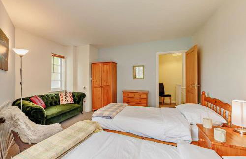 3 Bed in Cemmaes 93080 - Photo 15