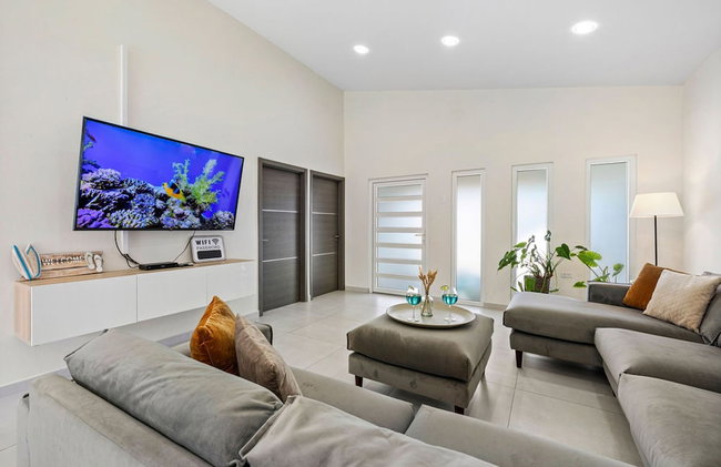 NEW Modern 3BR 3BA Private Pool Centrallylocated - Foto 6