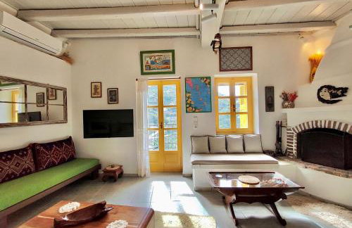 Ioulis Century Home - Photo 23