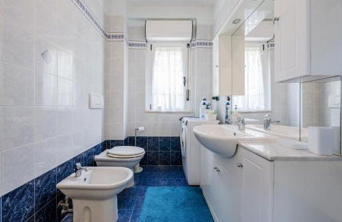 GuestHost - La Spezia Proffiano District Roomy Flat - Photo 12