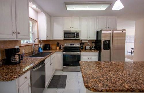 Huge Pocono Dreamhouse 4 bedrooms 12 guests - Foto 8