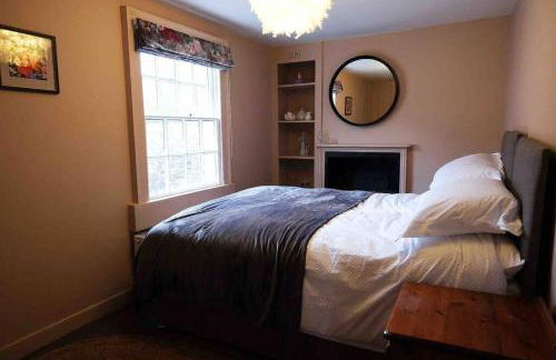 Regency cottage 10 minutes from Bath city centre - Photo 1