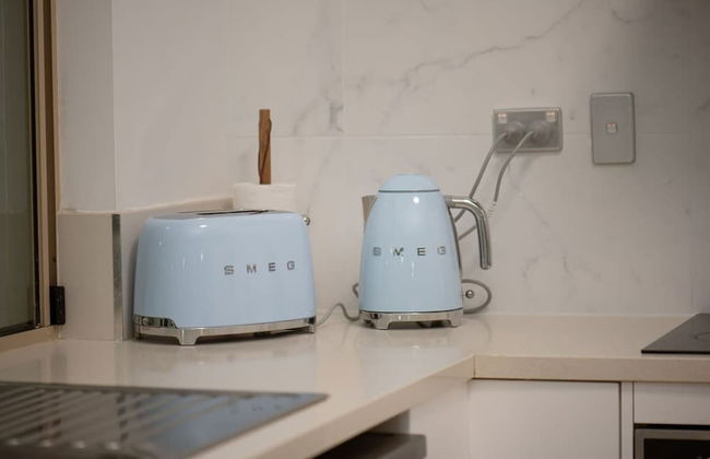 Reef Apartment Cairns - 4 Pools Resort BBQ - Photo 10