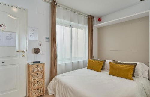 Suite Deluxe Face Mer Apart Malaga - Photo 17