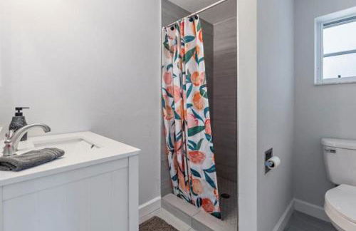 The Wisteria Oasis With heated pool and hot tub - Foto 32