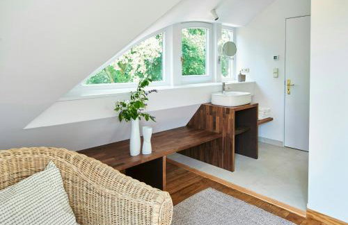 Stylish Apartment In A Historic Country House - Photo 6