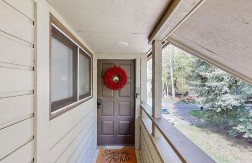 Modern Alpine Getaway - Photo 17