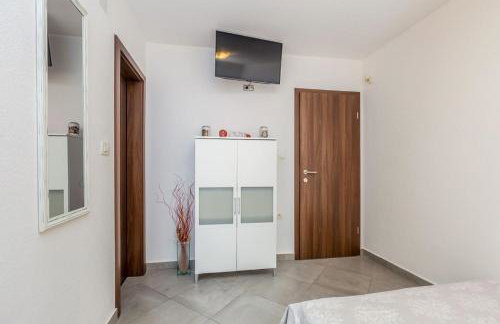 Studio apartman u kući s bazenom - Foto 17