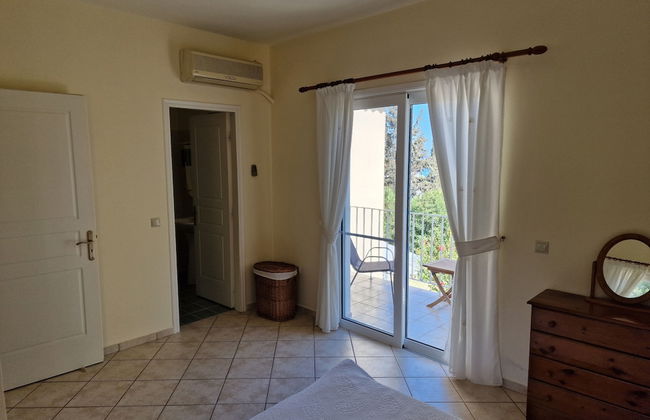 Skala - Villa - Sleeps 7 - Parking - Garden - Photo 4