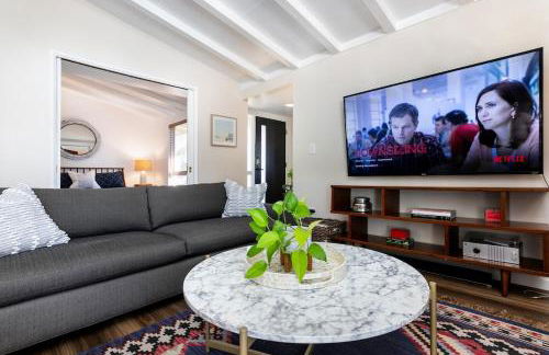 SoCal Retreat with Pool and Spacious Backyard - Foto 1