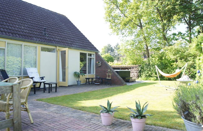 Cozy Holiday Home with Hot Tub in Lauwersoog by Lake - Foto 29