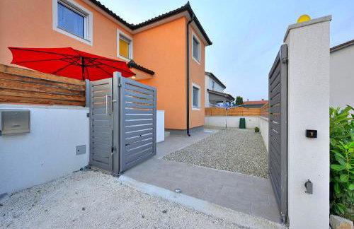 Villa with private pool in village Jadreški - Foto 34