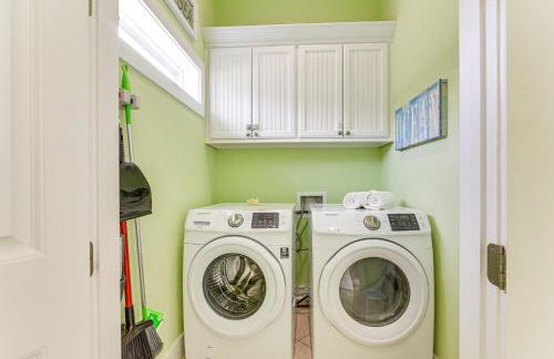 Steps to Shore! Just Beachy Home with Deck and Views - Foto 23