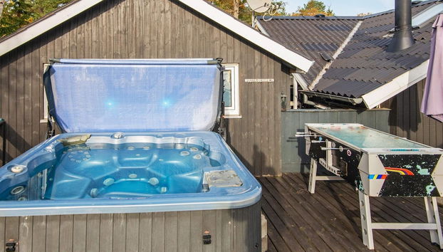 Bañera de hidromasaje al aire libre