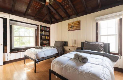 The SOFI Special - Modern Retreat, Dog Friendly - Photo 37