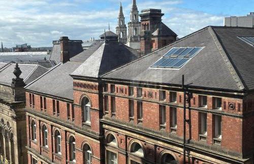 Stylish 2-Bed Apartment – Prime Leeds City Centre - Foto 45