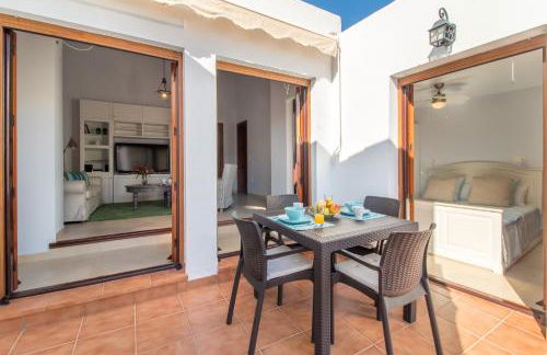 Quiet house in village center with mountains views - Photo 16