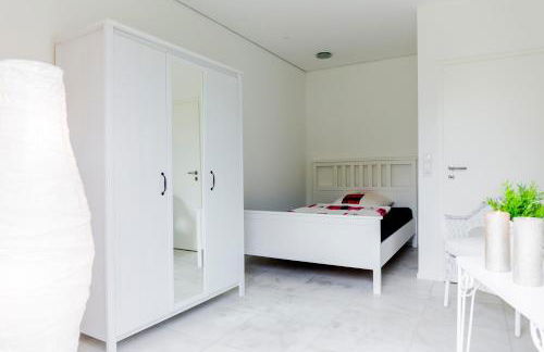 Dreamapartment La Vigna "Stone" Suite mit eigenem Indoorpool & Sauna & Grillhütte - Weil am Rhein - Foto 19