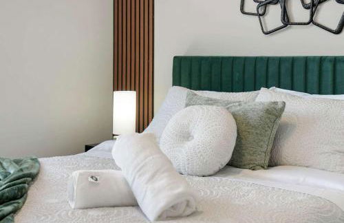 Modern 2BR2BA Condo Free Parking and Balcony - Foto 36