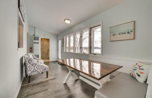 Dock and Views Lake Mitchell Home in Cadillac! - Foto 2