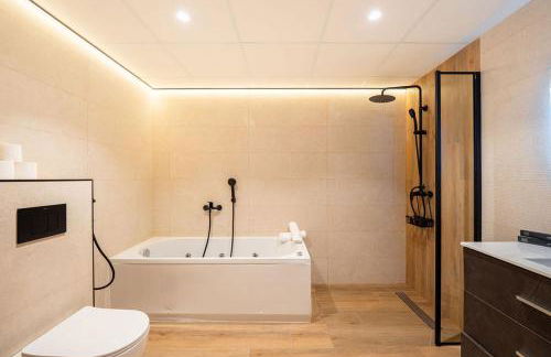 Emily Suites - Photo 79