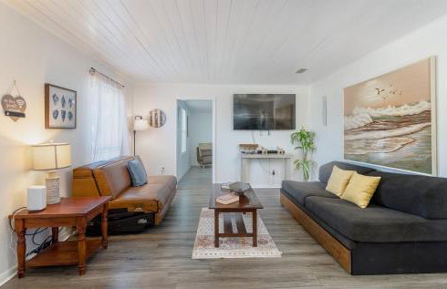 Beachside Bliss - Breakfast, Walk to Schooners, Sleeps 15, Fenced Privacy - Foto 2