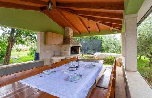 Beautiful Apartment In Cabrunici - Foto 10