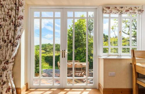 Pendre Farmhouse Llwyndafydd - Photo 2