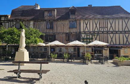 Le "Chic en Ville" Centre historique, climatisé, wifi, Parking sous-sol inclus - Foto 24